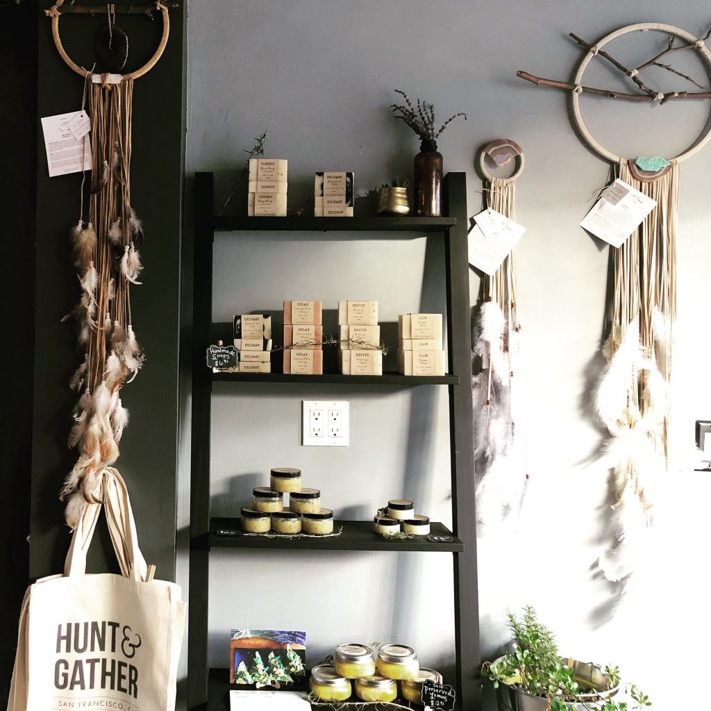 4F31BF9F FC35 411A 8B57 7998138216F6 1024x1024